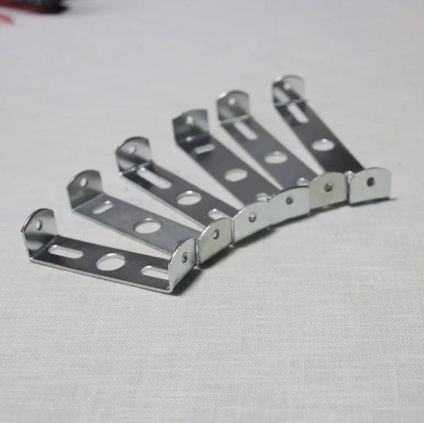 Suspension plate for fixed bar ceiling light